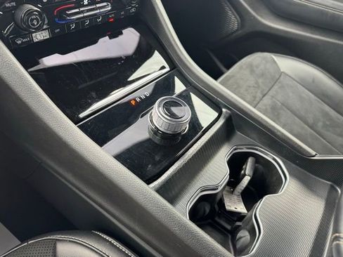 Used 2025 Jeep Grand Cherokee L Altitude image 11