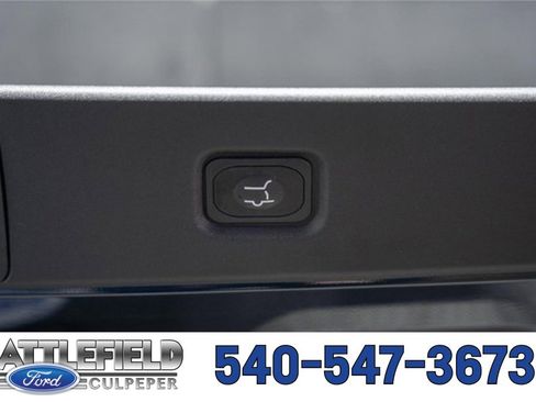 New 2025 Ford Expedition Active image 13