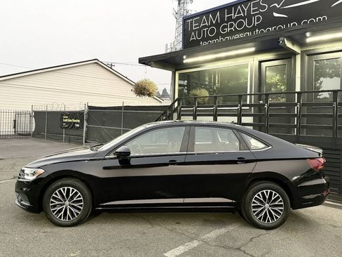 Used 2019 Volkswagen Jetta SE FWD image 3