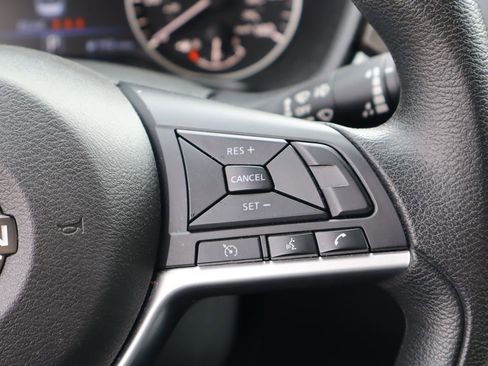 Used 2024 Nissan Altima 2.5 SV FWD image 13
