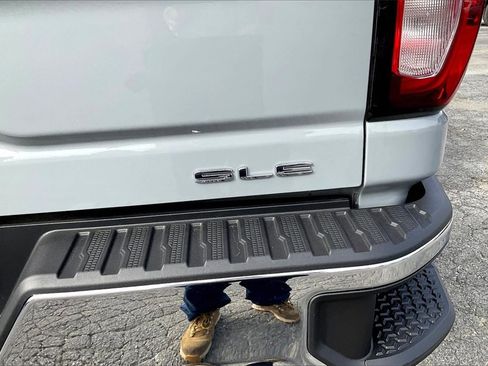 New 2025 GMC Sierra 2500 SLE w/ Preferred Package image 9