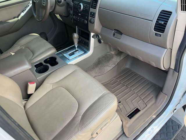 Used 2012 Nissan Pathfinder Silver AWD/4WD image 24