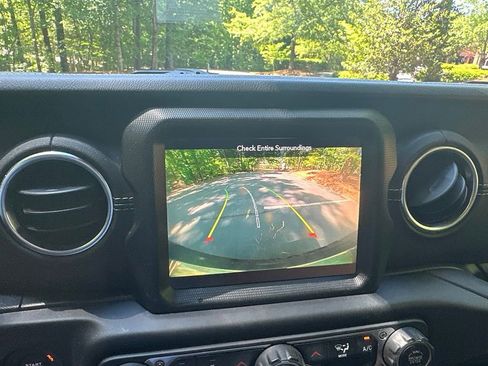Used 2021 Jeep Wrangler Unlimited Sahara AWD/4WD image 24