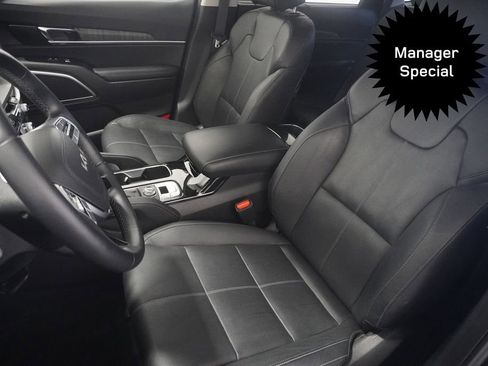 Used 2024 Kia Telluride EX image 20