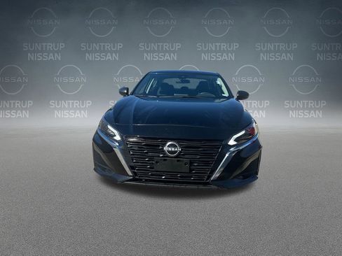 Used 2025 Nissan Altima 2.5 SV FWD image 40