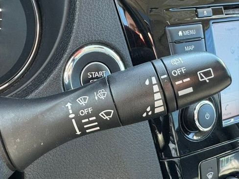 Used 2019 Nissan Rogue SL w/ Premium Package AWD/4WD image 38