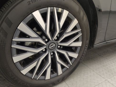 Used 2025 Nissan Altima 2.5 SV FWD image 31