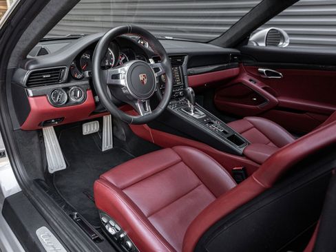 Certified 2014 Porsche 911 Turbo S AWD/4WD image 4