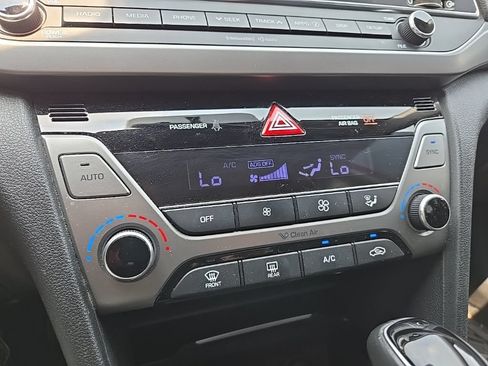 Used 2017 Hyundai Elantra Value Edition w/ Cargo Package FWD image 23