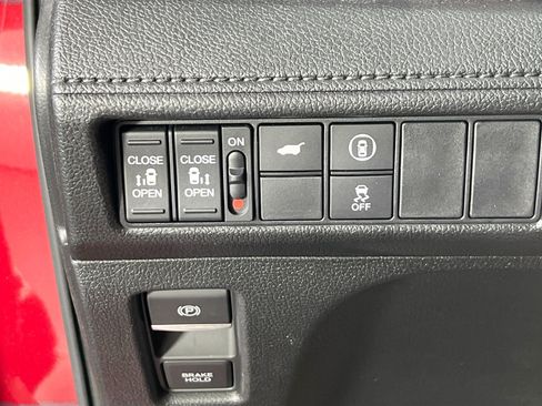 Used 2023 Honda Odyssey Sport image 10