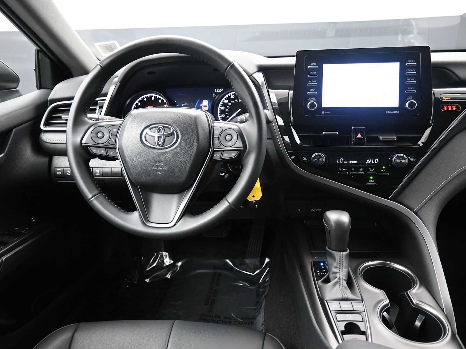 Used 2024 Toyota Camry SE AWD/4WD image 19