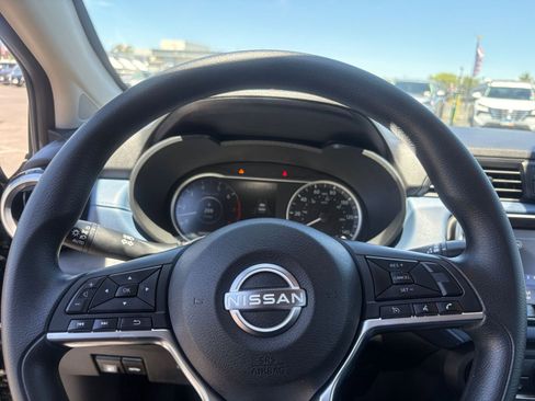 Used 2025 Nissan Versa SV FWD image 25