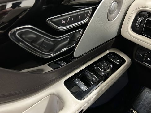 Used 2020 Lincoln Aviator Black Label w/ Dynamic Handling Package image 22