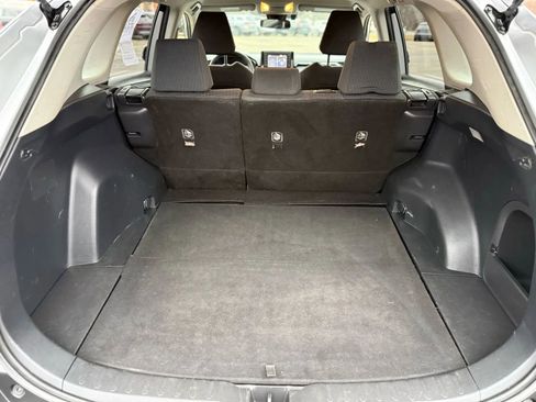 Used 2019 Toyota RAV4 LE image 15