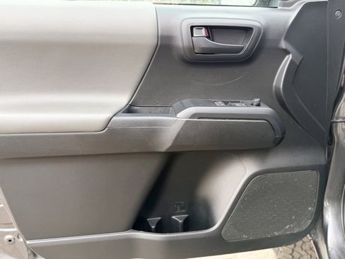 Used 2019 Toyota Tacoma SR5 image 15