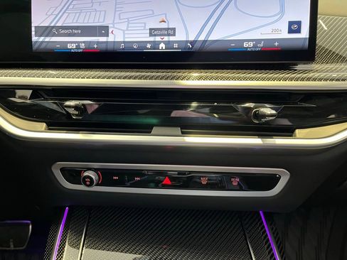 Used 2024 BMW X7 M60i w/ Executive Package image 47