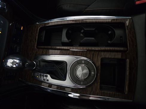 Used 2020 Nissan Armada SL w/ Premium Package image 28