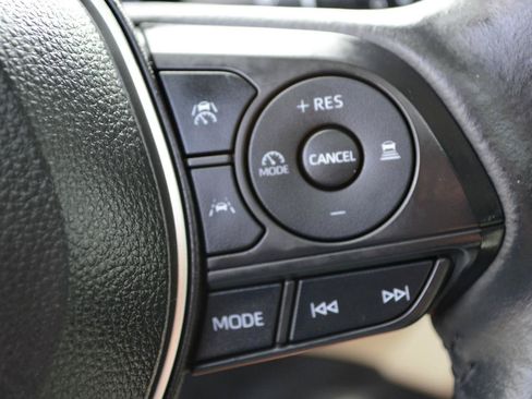 Used 2024 Toyota Corolla Cross XLE AWD/4WD image 30