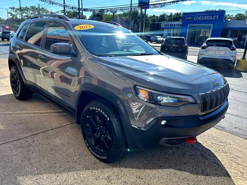 Used 2019 Jeep Cherokee Trailhawk w/ Comfort/Convenience Group image 8