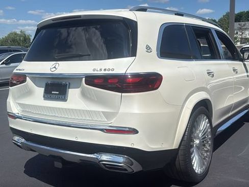 Certified 2024 Mercedes-Benz Maybach GLS 600 4MATIC image 4