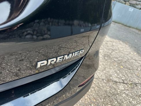 Used 2024 Chevrolet Equinox Premier FWD image 27