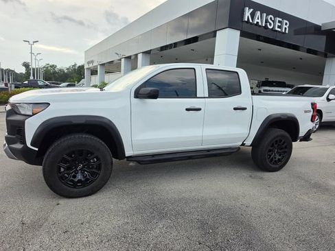 Used 2023 Chevrolet Colorado Trail Boss w/ Advanced Trailering Package AWD/4WD image 2