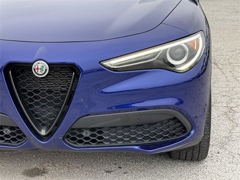 Used 2021 Alfa Romeo Stelvio Sprint w/ Nero Edizione image 9