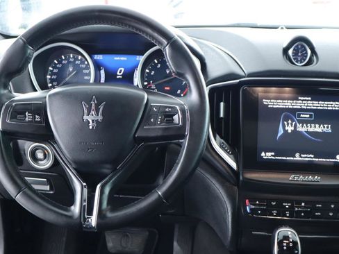 Used 2018 Maserati Ghibli image 18