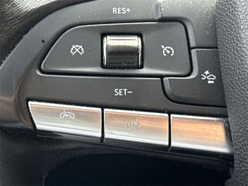 Used 2023 Cadillac XT4 Premium Luxury image 33