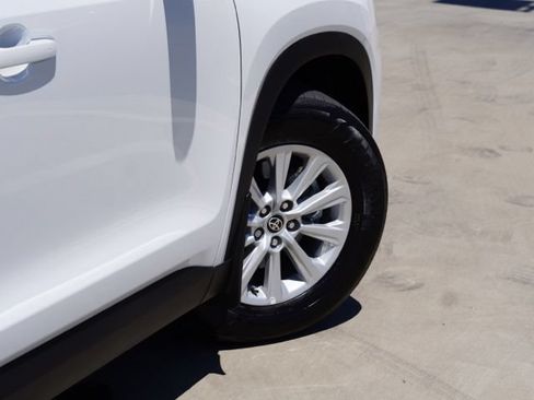 Certified 2026 Toyota Grand Highlander AWD Hybrid image 9