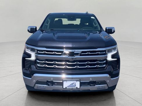 Used 2023 Chevrolet Silverado 1500 LTZ w/ LTZ Convenience Package II AWD/4WD image 3