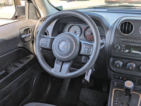 Used 2017 Jeep Patriot Sport w/ Power Value Group FWD image 14