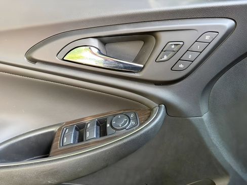 Used 2023 Chevrolet Malibu LT FWD image 12