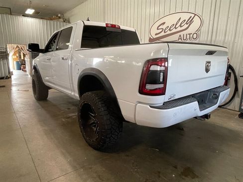 Used 2016 RAM 1500 Laramie w/ Convenience Group AWD/4WD image 3