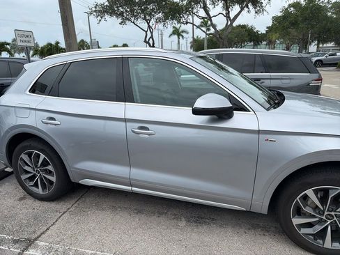 Certified 2023 Audi Q5 2.0T Premium Plus AWD/4WD image 2