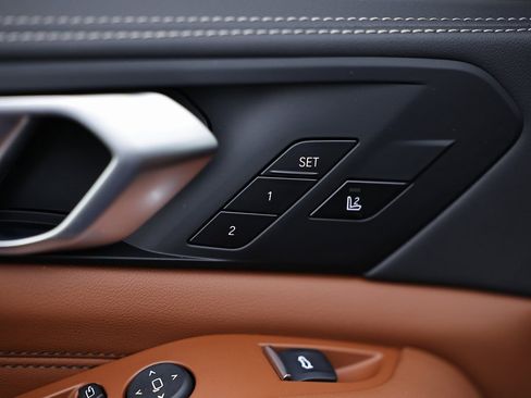 New 2026 BMW X5 M60i w/ Climate Comfort Package image 17