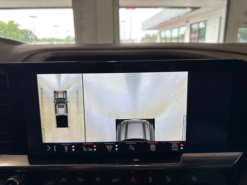 Used 2024 GMC Sierra 1500 SLT w/ SLT Premium Plus Package AWD/4WD image 37