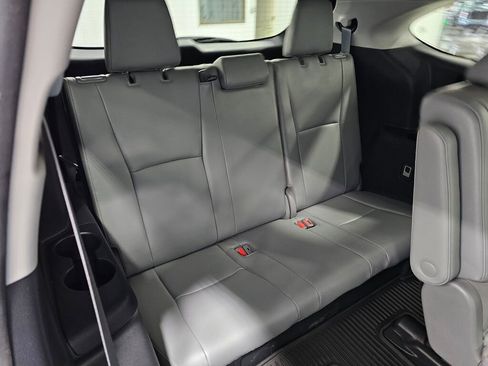 Used 2021 Toyota Highlander Limited image 8