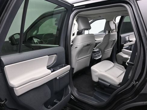 Certified 2025 Ford Expedition Active AWD/4WD image 13