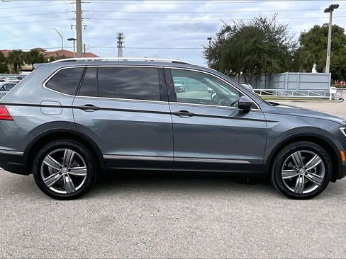 Certified 2020 Volkswagen Tiguan SE image 4