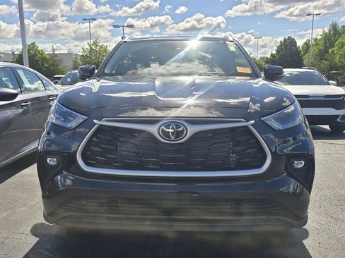 Used 2026 Toyota Highlander XLE AWD/4WD image 8