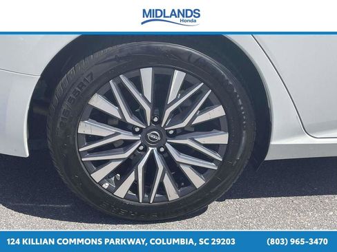 Used 2025 Nissan Altima 2.5 SV FWD image 7