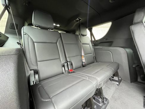 Used 2025 GMC Yukon XL Denali AWD/4WD image 18
