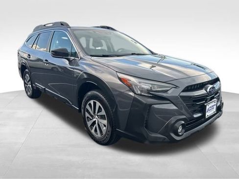 Used 2023 Subaru Outback Premium image 7
