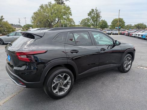 New 2026 Chevrolet Trax LT FWD image 24