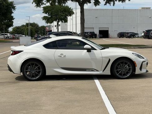 Used 2022 Subaru BRZ Limited RWD image 3