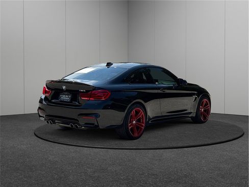 Used 2018 BMW M4 Coupe image 9