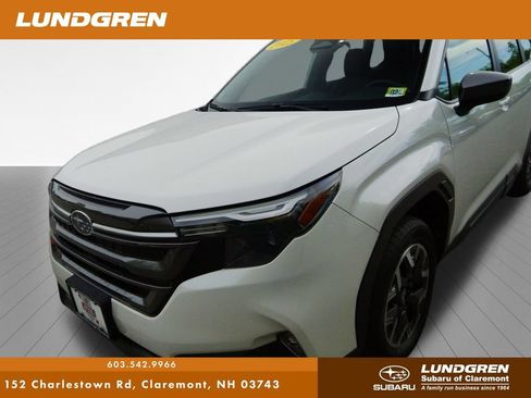 Certified 2025 Subaru Forester Premium AWD/4WD image 38