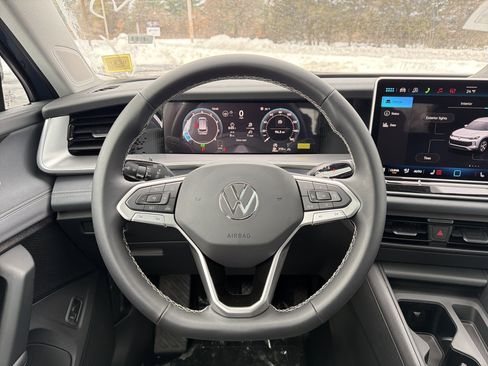 New 2026 Volkswagen Tiguan SE image 14