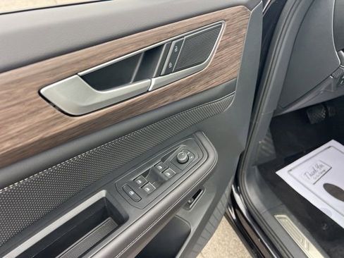 Certified 2025 Volkswagen Atlas SEL image 28
